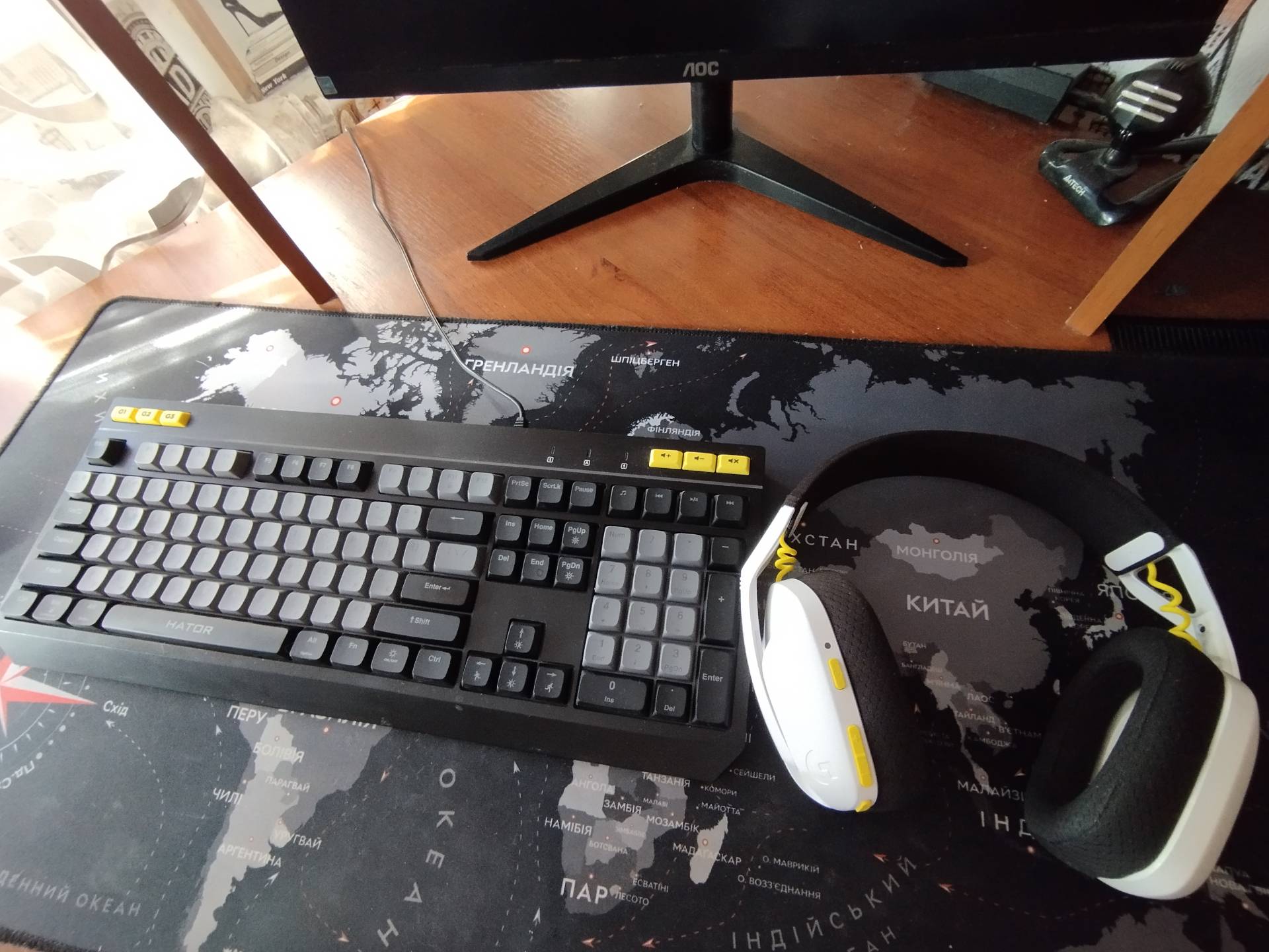 Обменяю Или продам Клавиатуру Hator Icefall и наушники Logitech g435