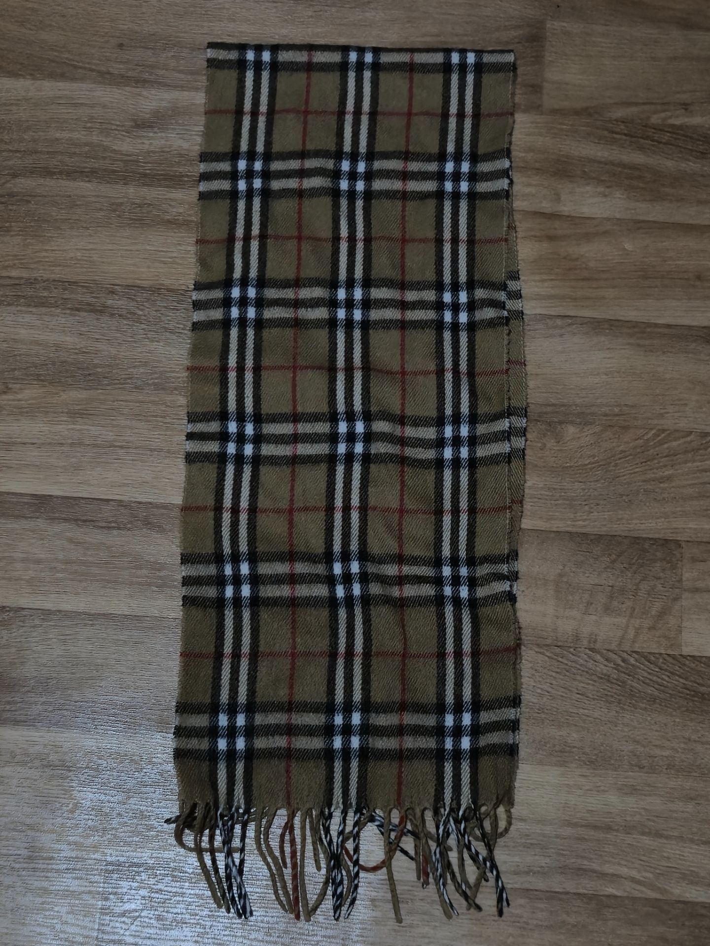 Шарф:Burberry